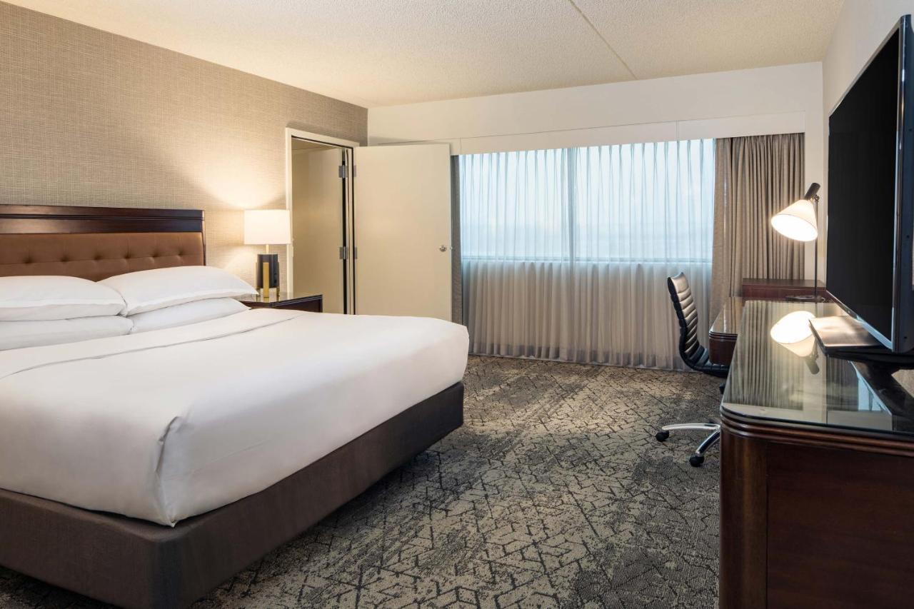 Sheraton Detroit Metro Airport Romulus Esterno foto