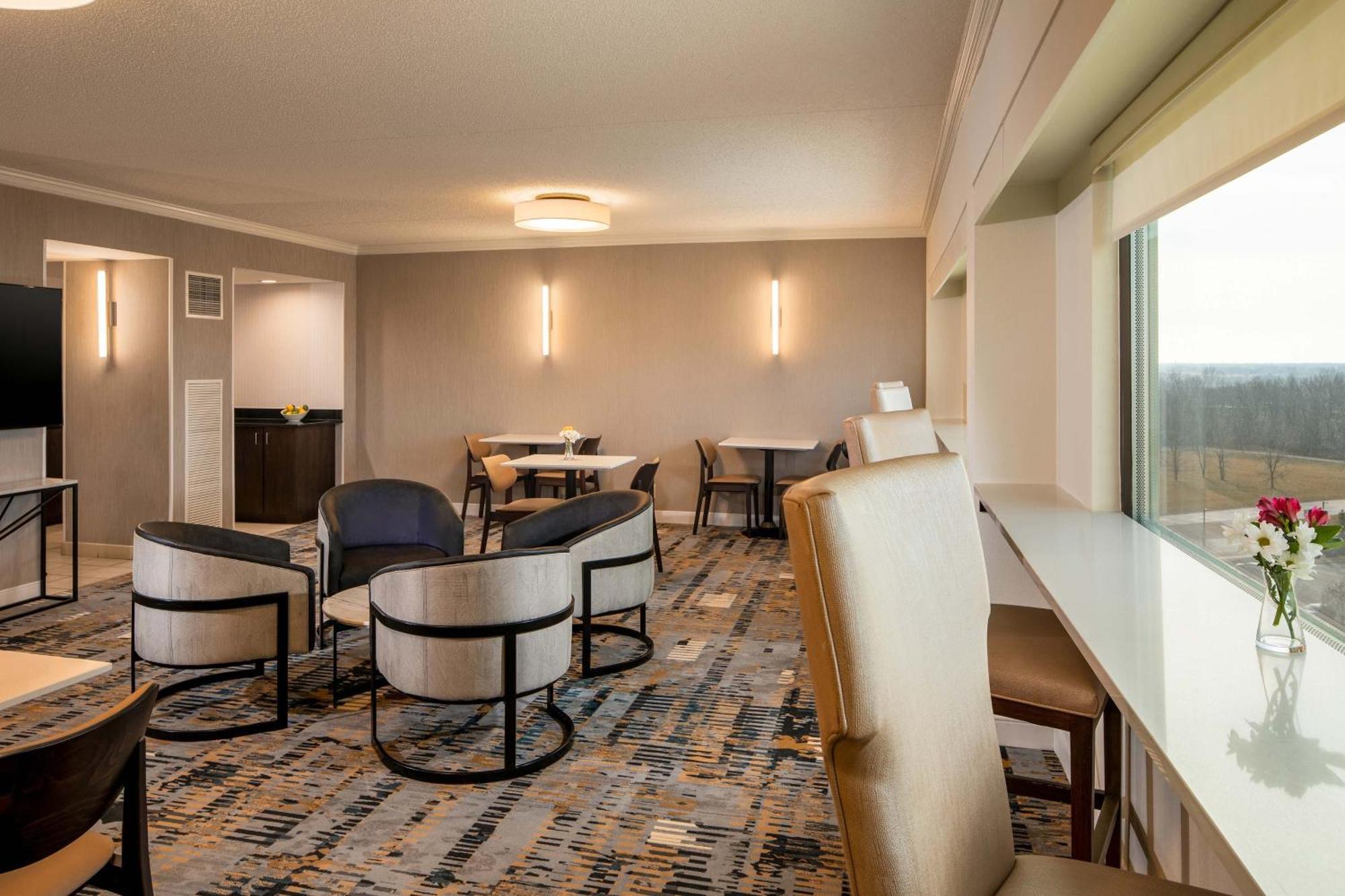 Sheraton Detroit Metro Airport Romulus Esterno foto